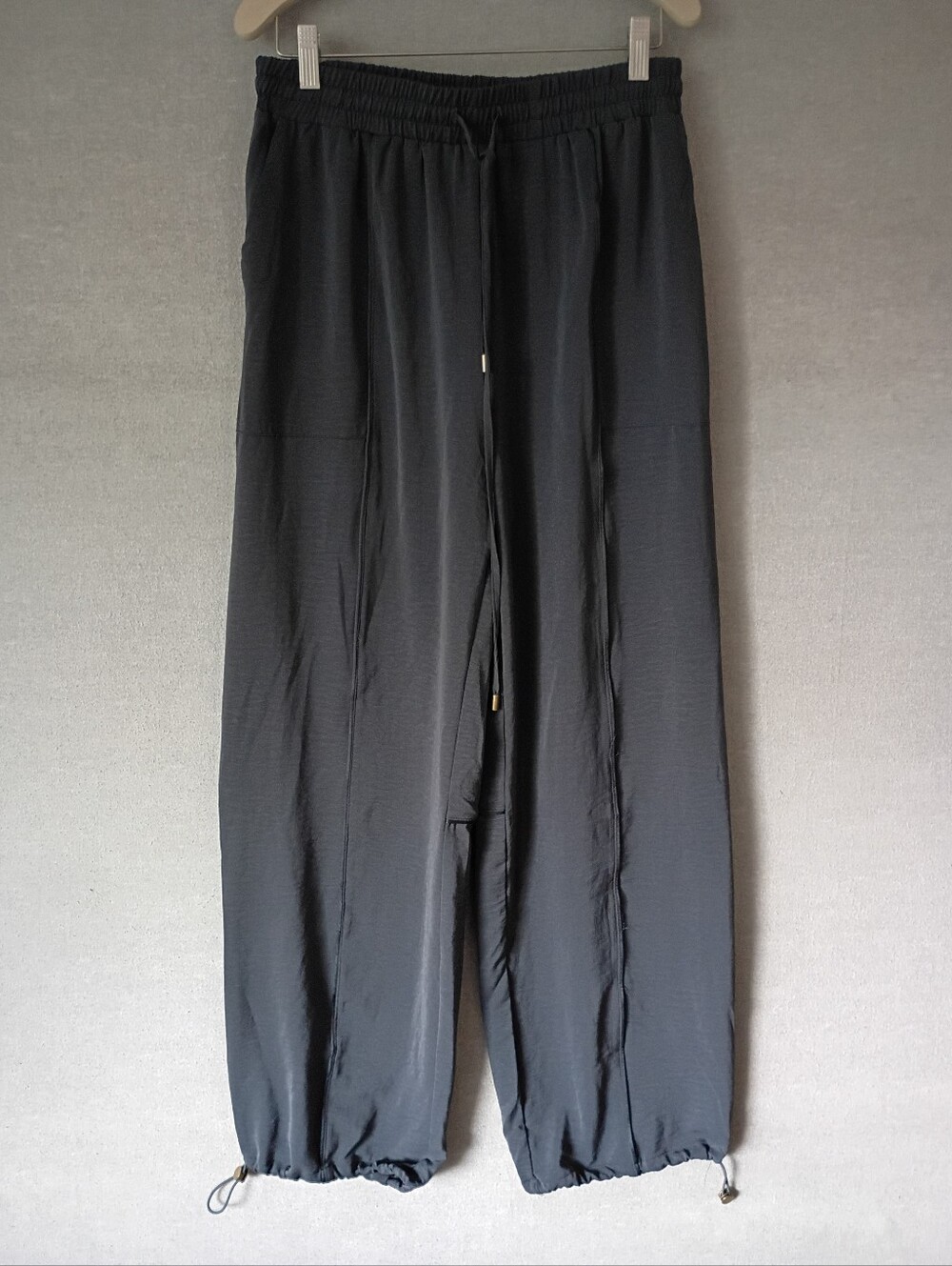 Doe & Rae Gray Ankle Cinch Elastic Waist Pants NWT Size Medium